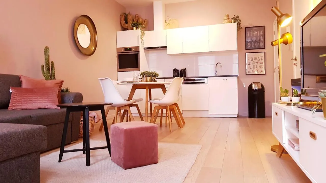 Apartment Bnb Antwerpen - Charmant Belgium